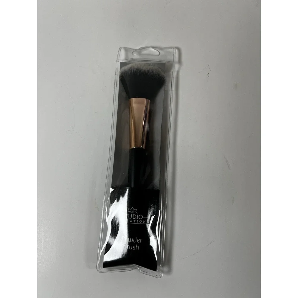 Studio Selection‎ Total Face Brush Synthetic Wood Handle